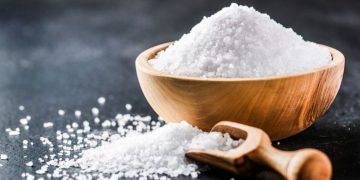 زیان های حذف یا کاهش مصرف نمک طبیعی